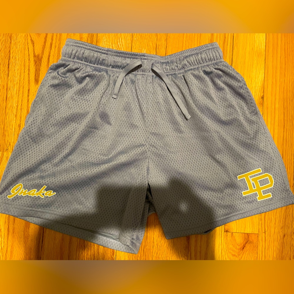 Mens Inaka shorts size XL.